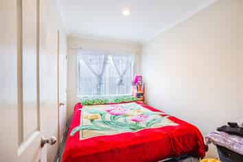 8 Orrell Place, Mangere