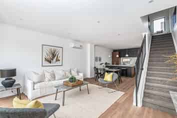 1F/Lot 32 Rutherford Street, Belmont