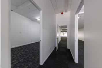 Bite sized Showroom or retail – for lease