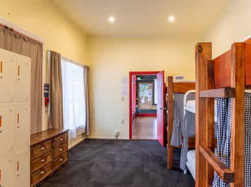 RSE or backpackers accommodation for sale