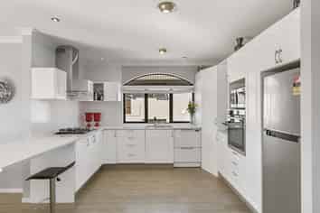 11 Santa Monica Place, Goodwood Heights