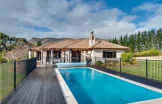 1046 Kahuranaki Road, 