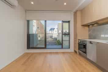 5-9 Madeira Lane, Grafton