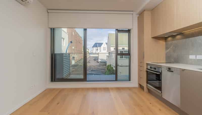 5-9 Madeira Lane, Grafton