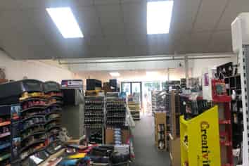 Retail/Showroom for lease in Takapuna