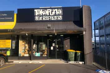 Retail/Showroom for lease in Takapuna