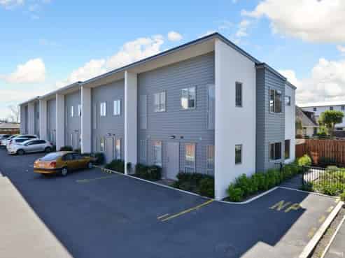 1/181 Knighton Road, Hillcrest