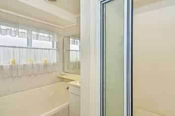 23 Burswood Drive, Pakuranga