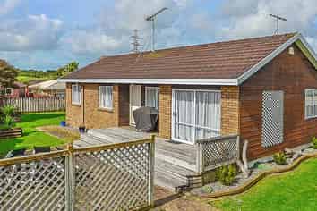 23 Burswood Drive, Pakuranga