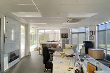 Rare Takapuna office / showroom