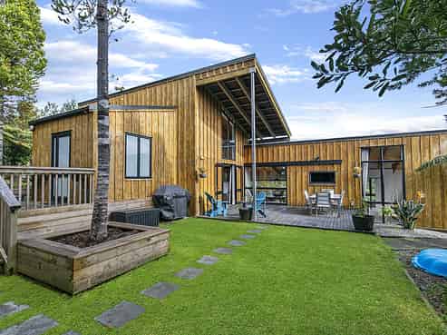 113 Lone Kauri Road, Karekare