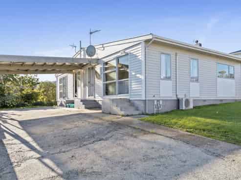 18b Maple Grove, Maungaraki