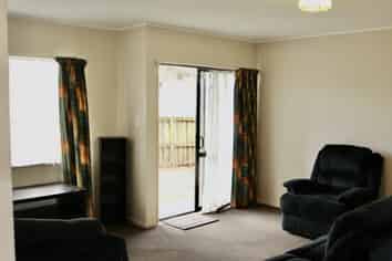 2/24 Trevor Hosken Drive, Wiri