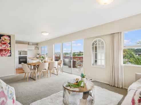 6 Pickwick Parade, Mellons Bay