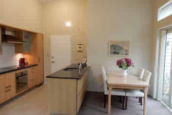 2/43 Main Road, Redcliffs