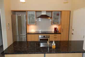 2/43 Main Road, Redcliffs