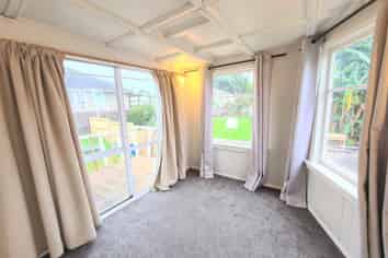 11 Barrys Road, Glendene