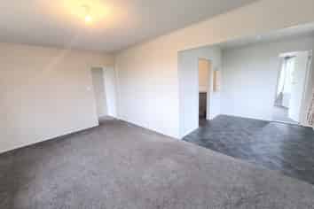 11 Barrys Road, Glendene