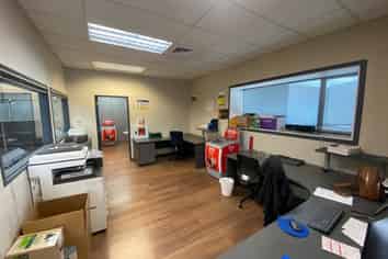 Substantial Airport Oaks industrial