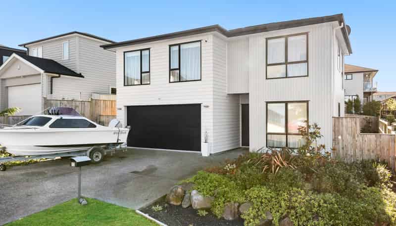 13 Pommes Way, 