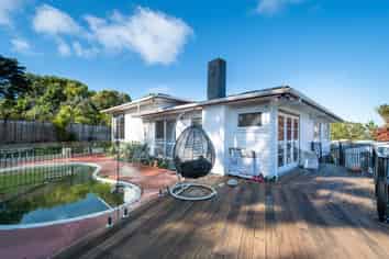 27 Kaikoura Street, Henderson