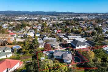 27 Kaikoura Street, Henderson