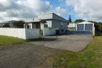 5 Huia Street, Foxton Beach