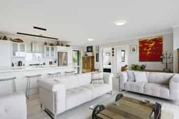 34 Maori Hut Road, Red Beach