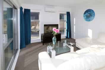 2/5 Jones Crescent, Melville