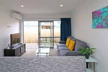 4/5 Jones Crescent, Melville