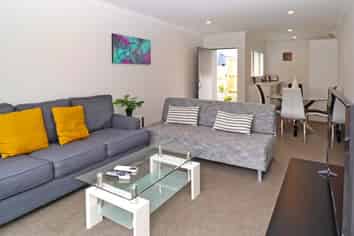 4/5 Jones Crescent, Melville