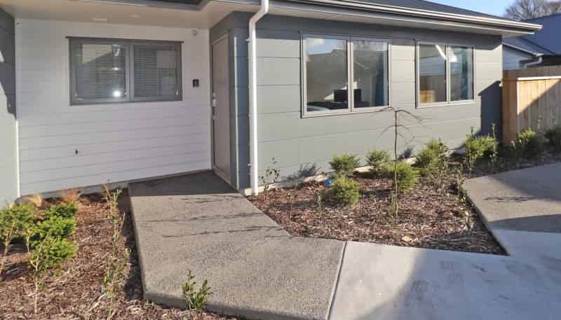 3/5 Jones Crescent, Melville