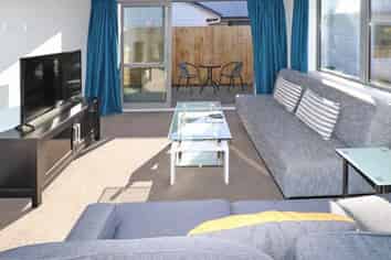 3/5 Jones Crescent, Melville