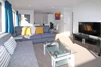 3/5 Jones Crescent, Melville