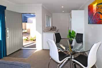 3/5 Jones Crescent, Melville