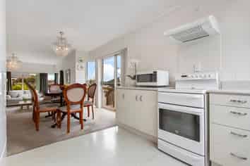 1/18 Steeple Rise, Pakuranga