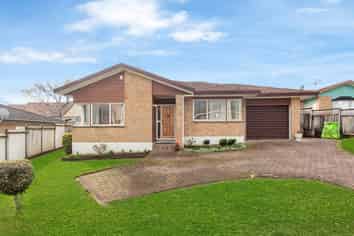 1/18 Steeple Rise, Pakuranga