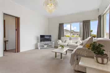 1/18 Steeple Rise, Pakuranga