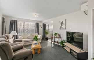 2/69 Miro Street, Trentham