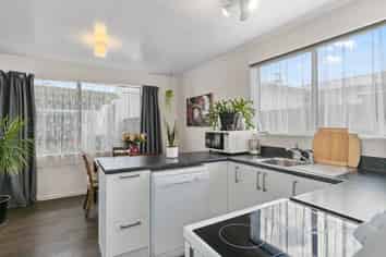 2/69 Miro Street, Trentham