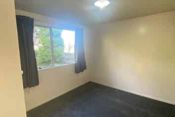 17A Tauhinu Road, Greenhithe