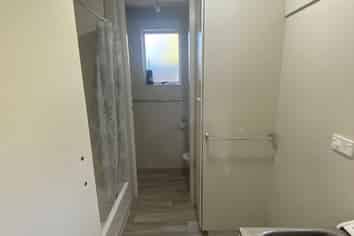 17A Tauhinu Road, Greenhithe