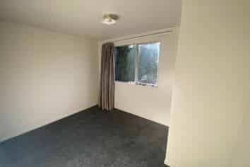 17A Tauhinu Road, Greenhithe