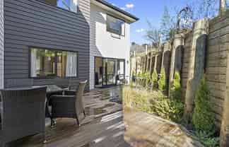 2/20 Hunter Street, Hamilton Lake