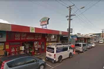 Roskill Retail with Street Frontage!