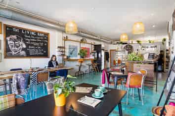 Licensed Cafe - Located in the Heart of Devonport