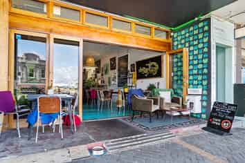 Licensed Cafe - Located in the Heart of Devonport