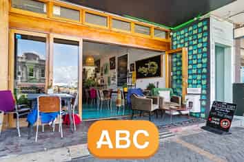 Licensed Cafe - Located in the Heart of Devonport