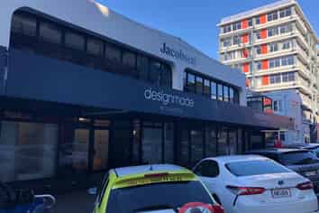 CENTRAL TE ARO SHOWROOM, RETAIL OR OFFICE