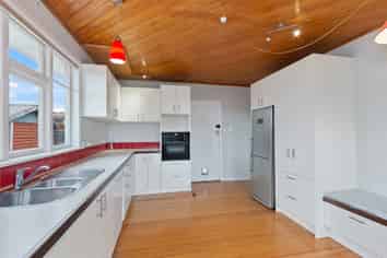 75 Estuary Road, South New Brighton